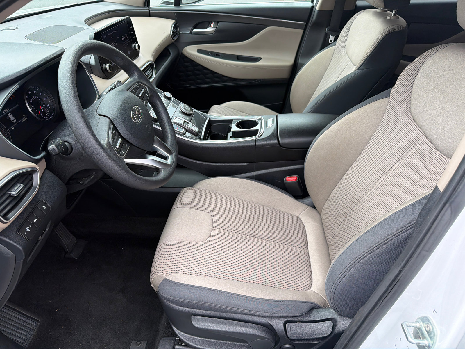 Used 2021 Hyundai Santa Fe SE w/ Cargo Package FWD image 9
