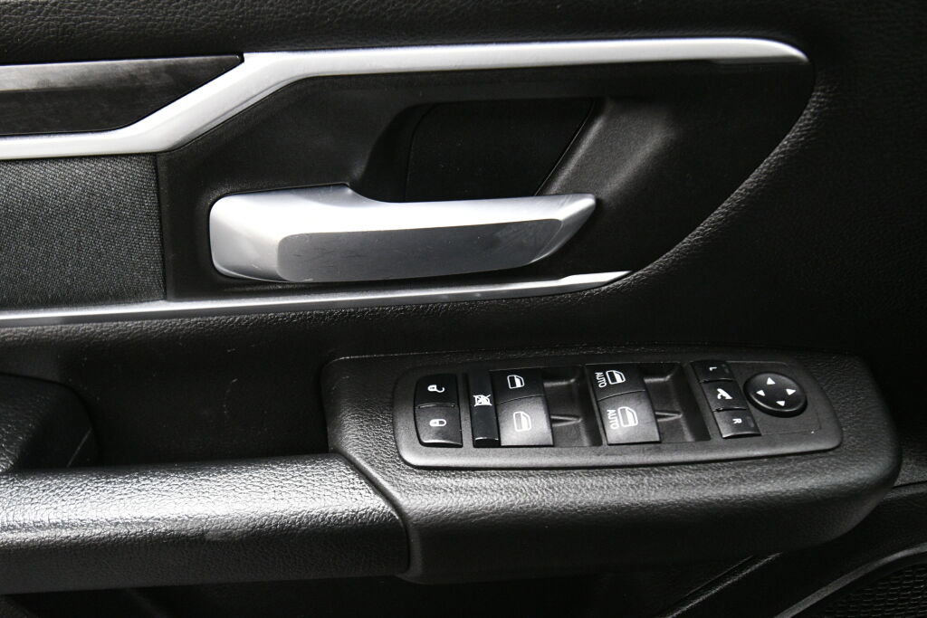 Used 2023 RAM 1500 Big Horn AWD/4WD image 12