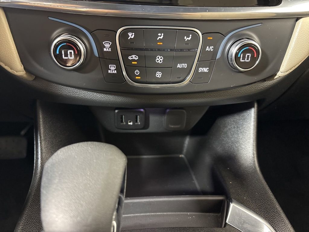 Used 2023 Chevrolet Traverse LS w/ Safety Package image 32