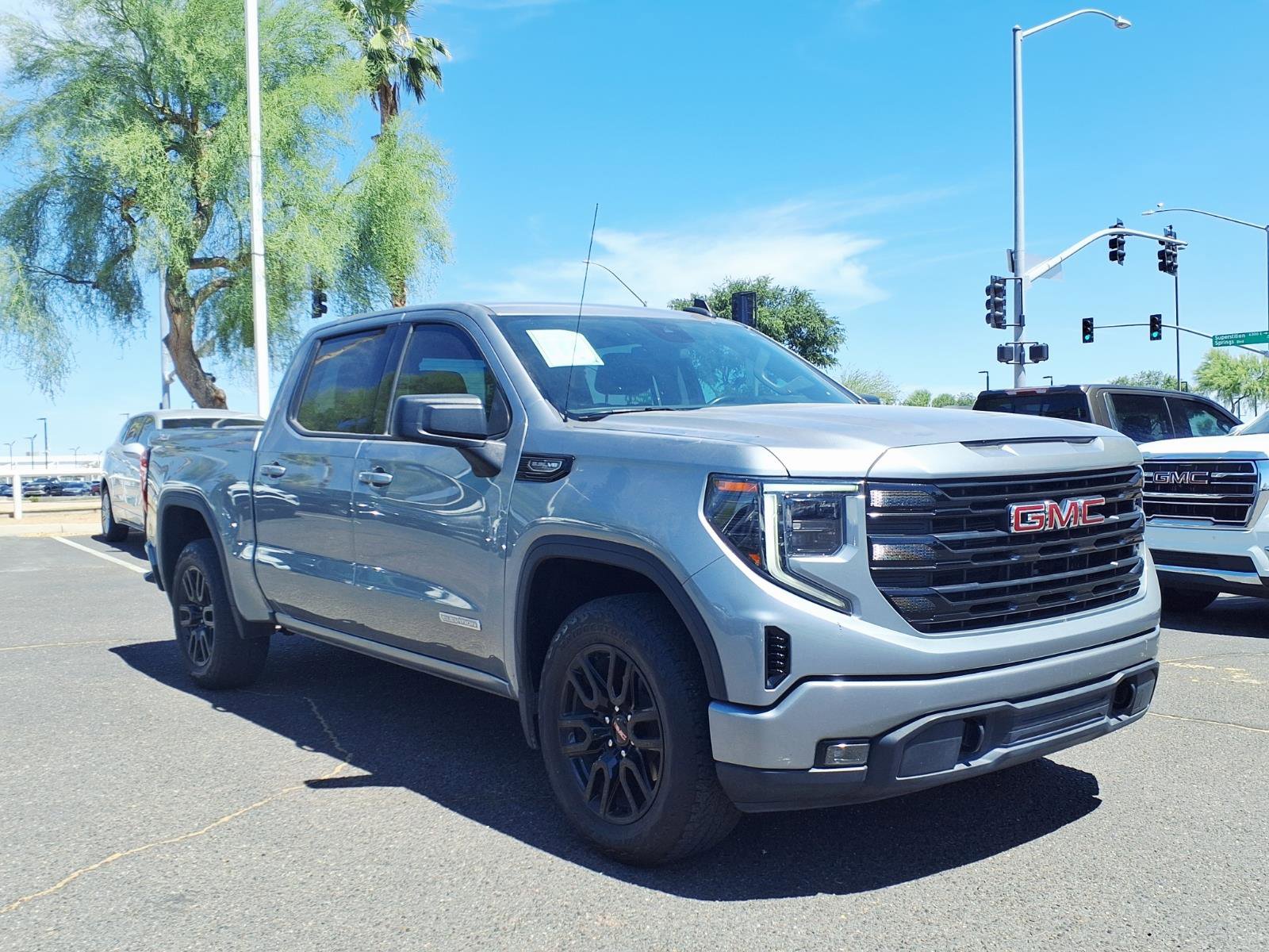 Used 2023 GMC Sierra 1500 Elevation w/ X31 Off-Road Package AWD/4WD image 3