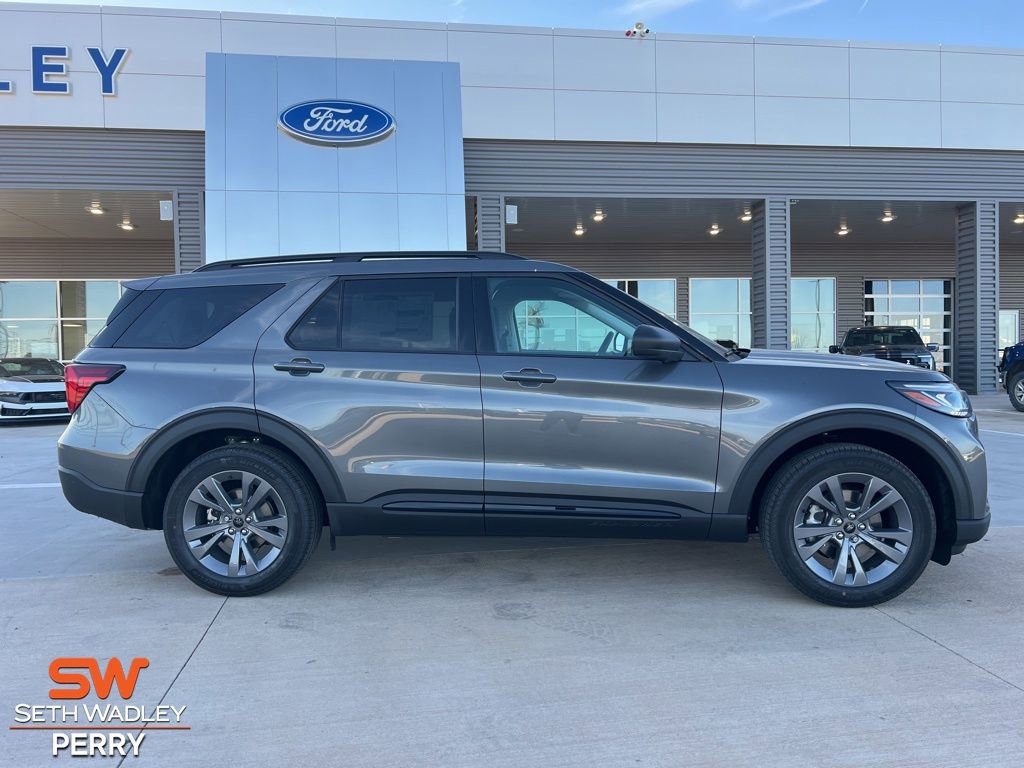 New 2026 Ford Explorer Active w/ Active Comfort Package image 3