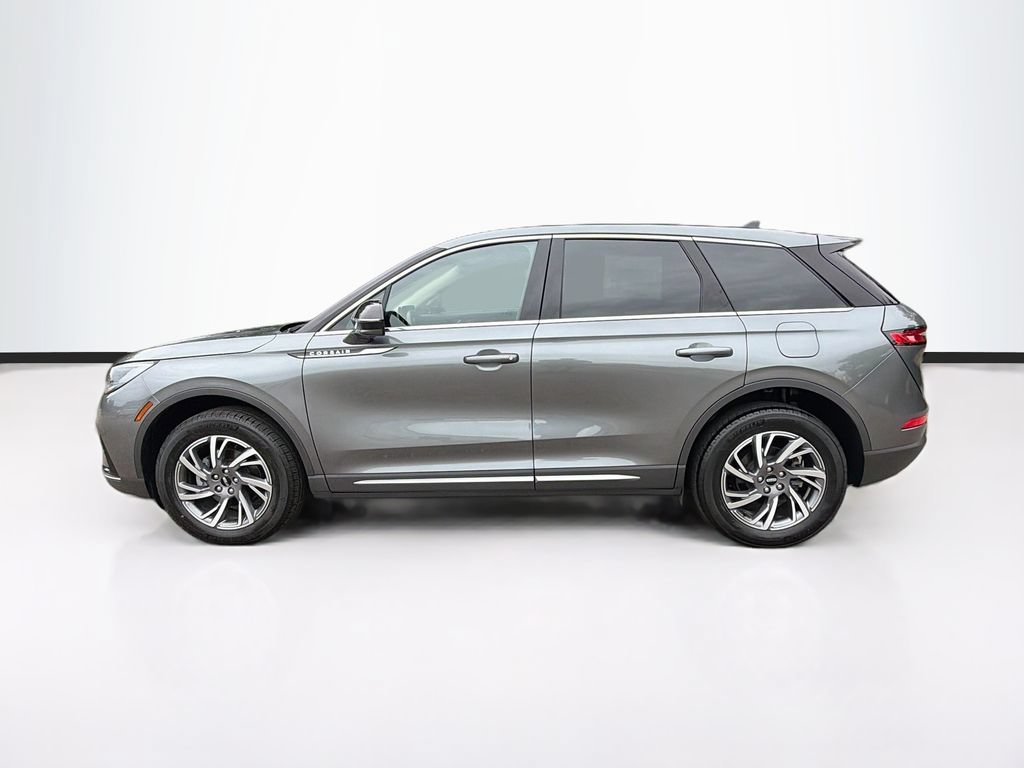 Used 2025 Lincoln Corsair AWD w/ Equipment Group 101A image 8