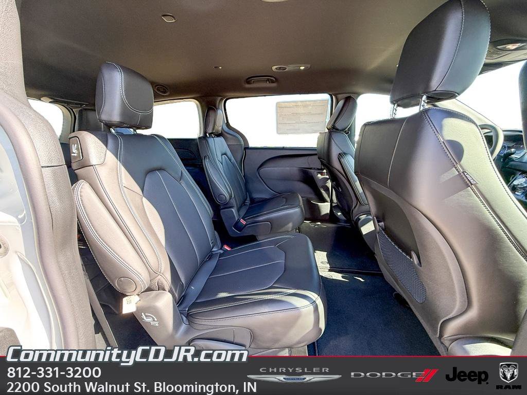 New 2026 Chrysler Voyager LX FWD image 20
