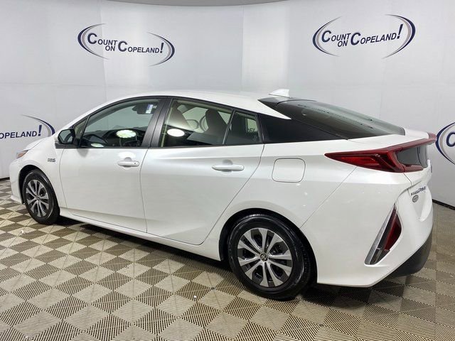 Certified 2022 Toyota Prius Prime LE image 4