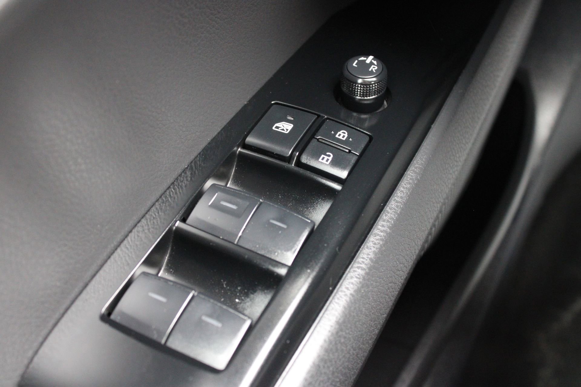 Used 2025 Toyota Camry LE image 20