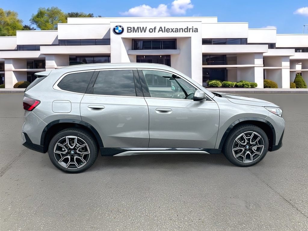New 2026 BMW X1 xDrive28i w/ Technology Package AWD/4WD image 4