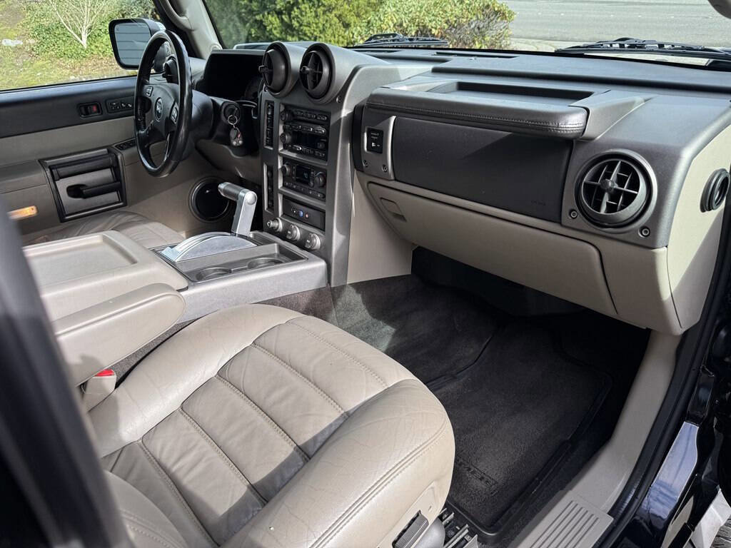 Used 2004 HUMMER H2 w/ Preferred Equipment Group image 19