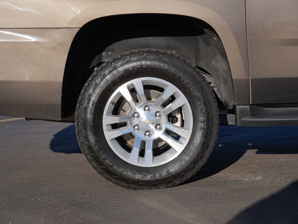 Used 2016 Chevrolet Suburban LS image 11