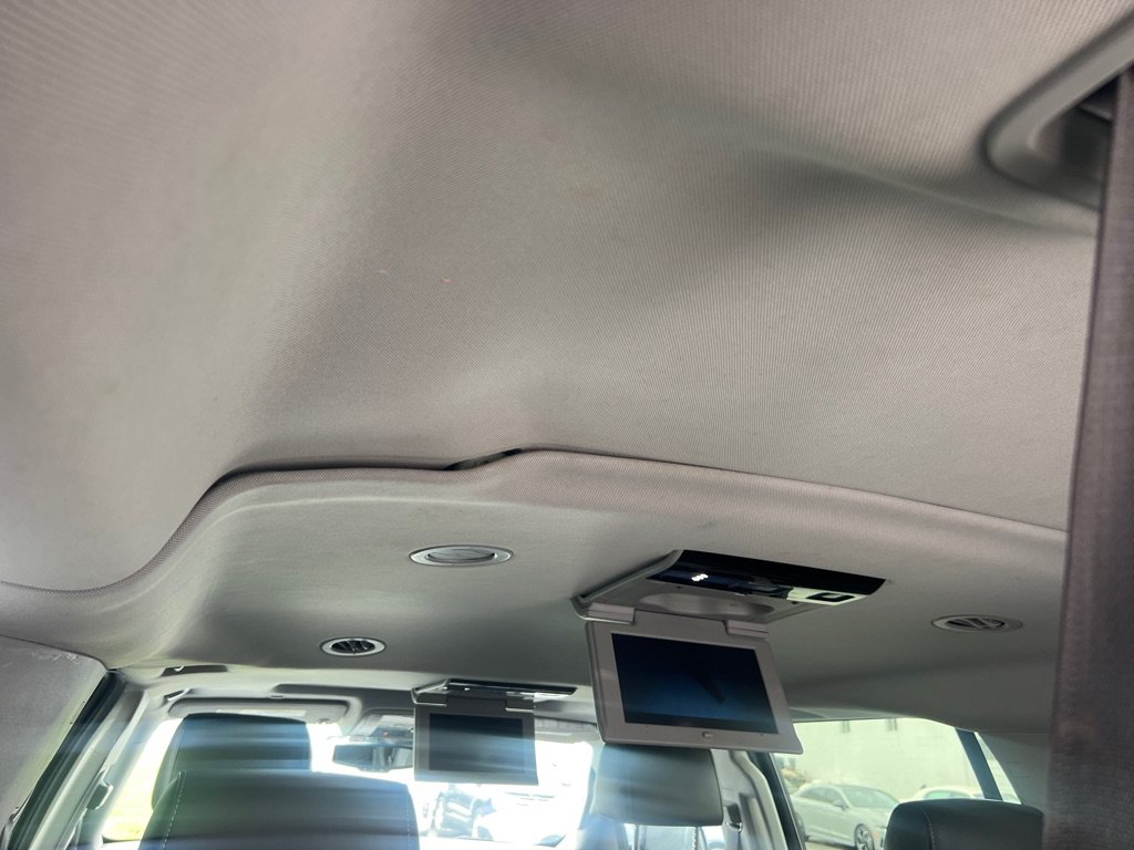 Used 2015 Chevrolet Suburban LT AWD/4WD image 27