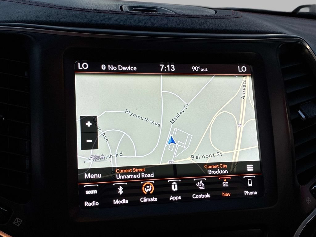 Used 2019 Jeep Cherokee Trailhawk w/ Comfort/Convenience Group AWD/4WD image 35