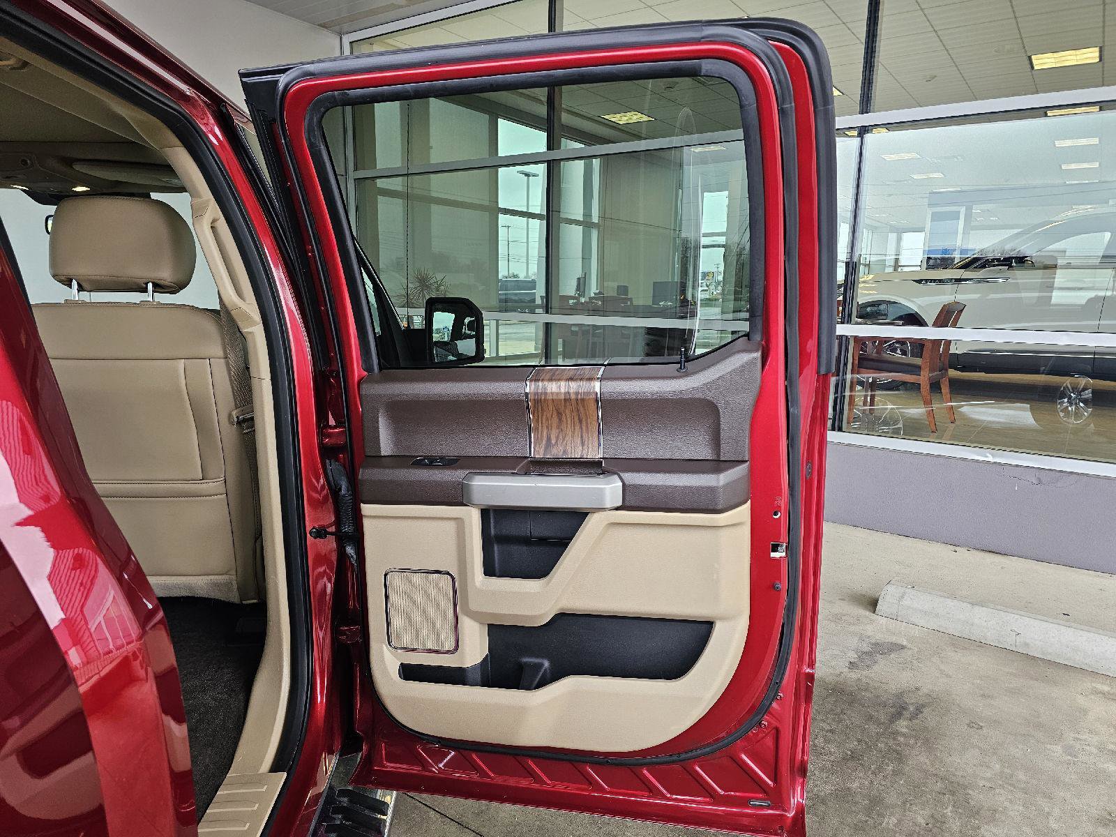 Used 2018 Ford F150 Lariat w/ Equipment Group 502A Luxury image 13