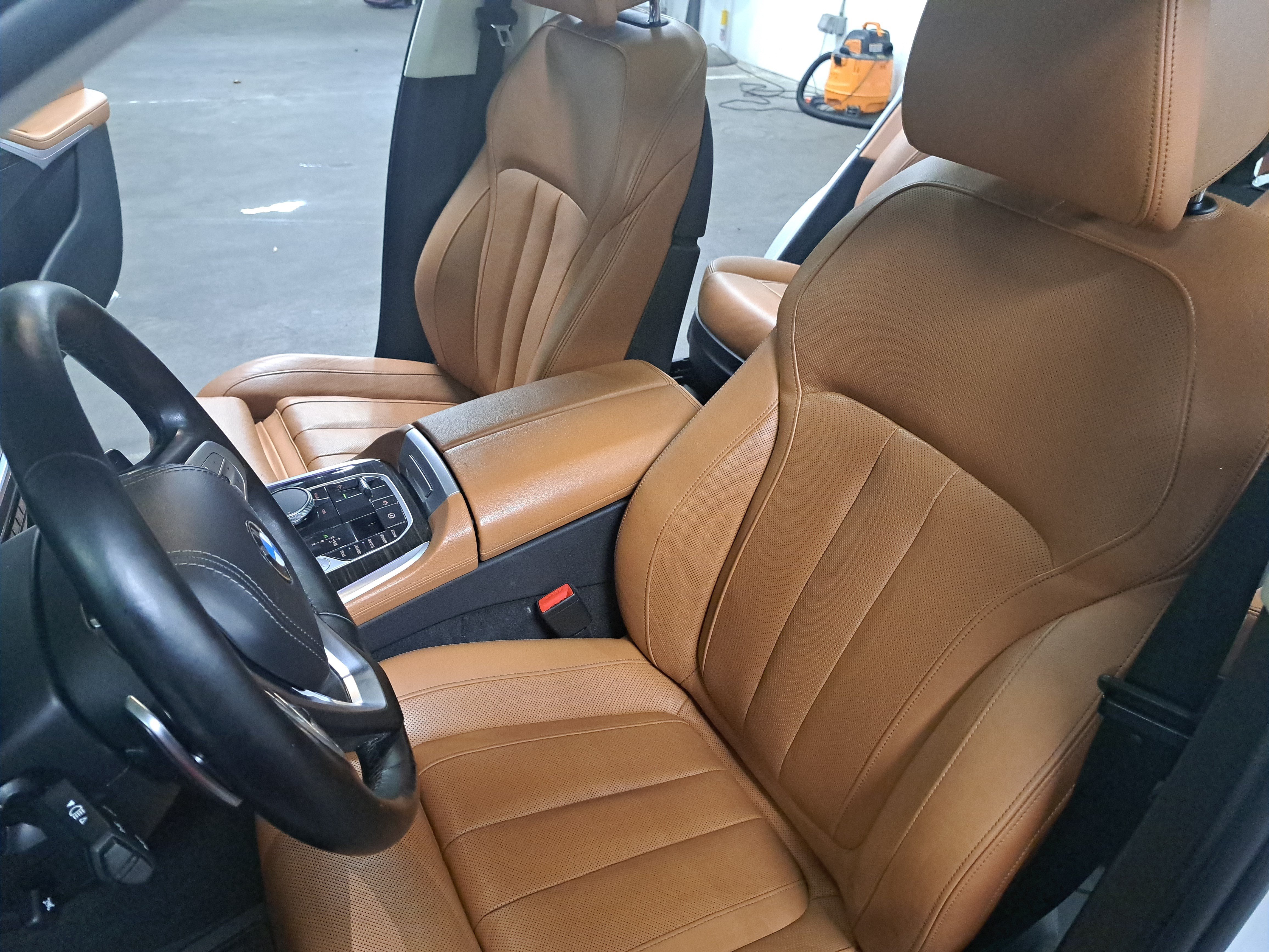 Used 2020 BMW X7 xDrive40i w/ Luxury Seating Package AWD/4WD image 15