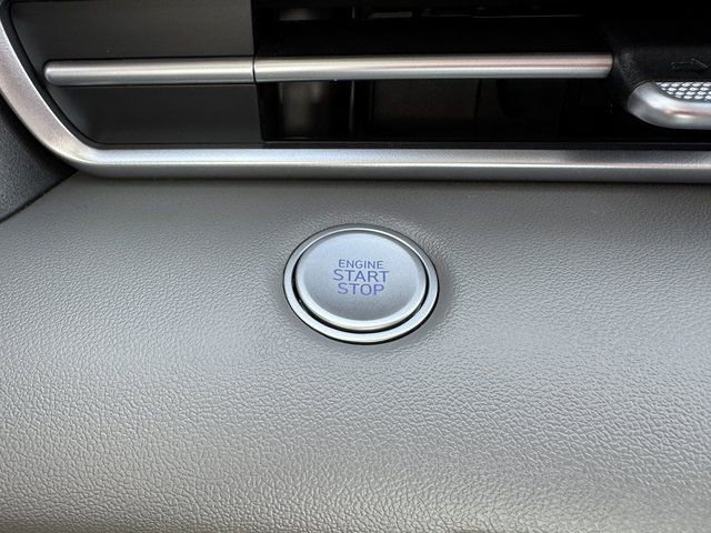 Used 2025 Hyundai Elantra Sport image 18