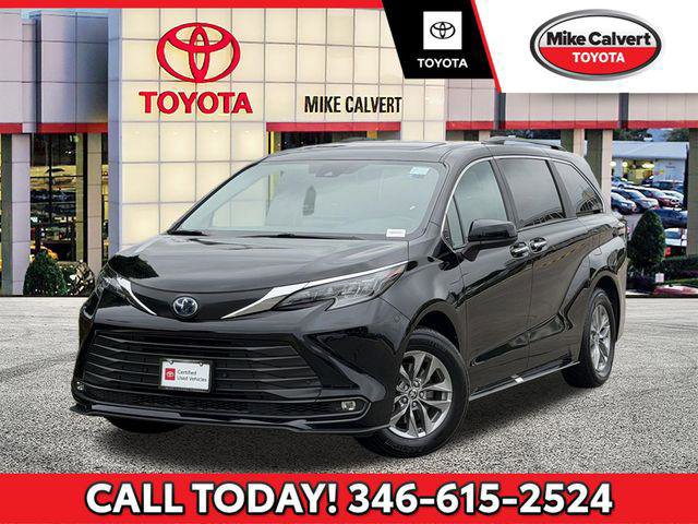 Certified 2025 Toyota Sienna XLE