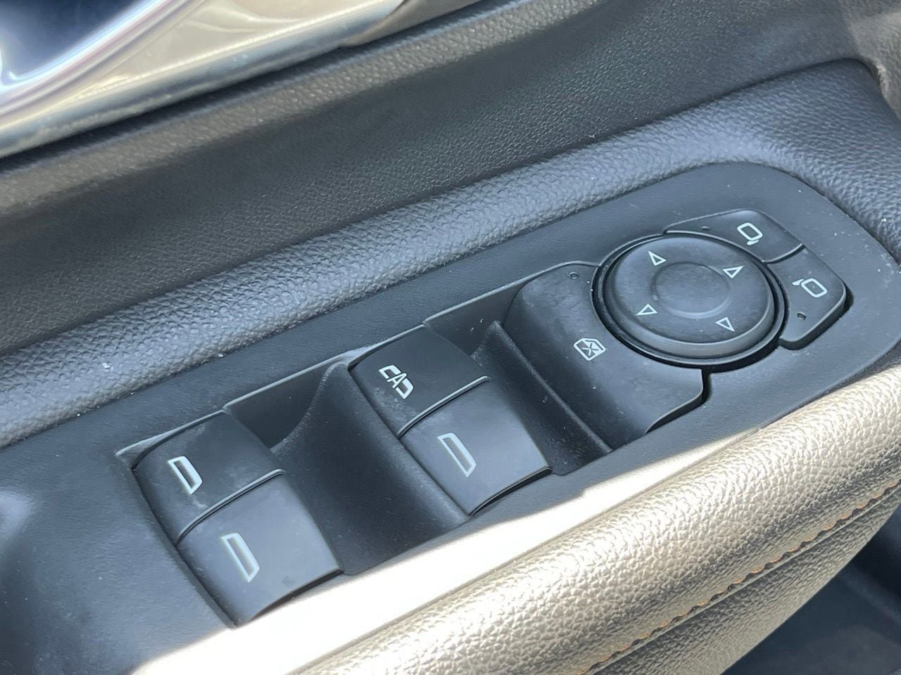 Used 2021 GMC Terrain SLE w/ Elevation Edition FWD image 8