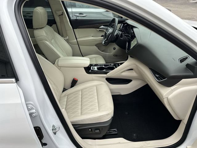 Used 2022 Buick Envision Avenir w/ Technology Package II image 26