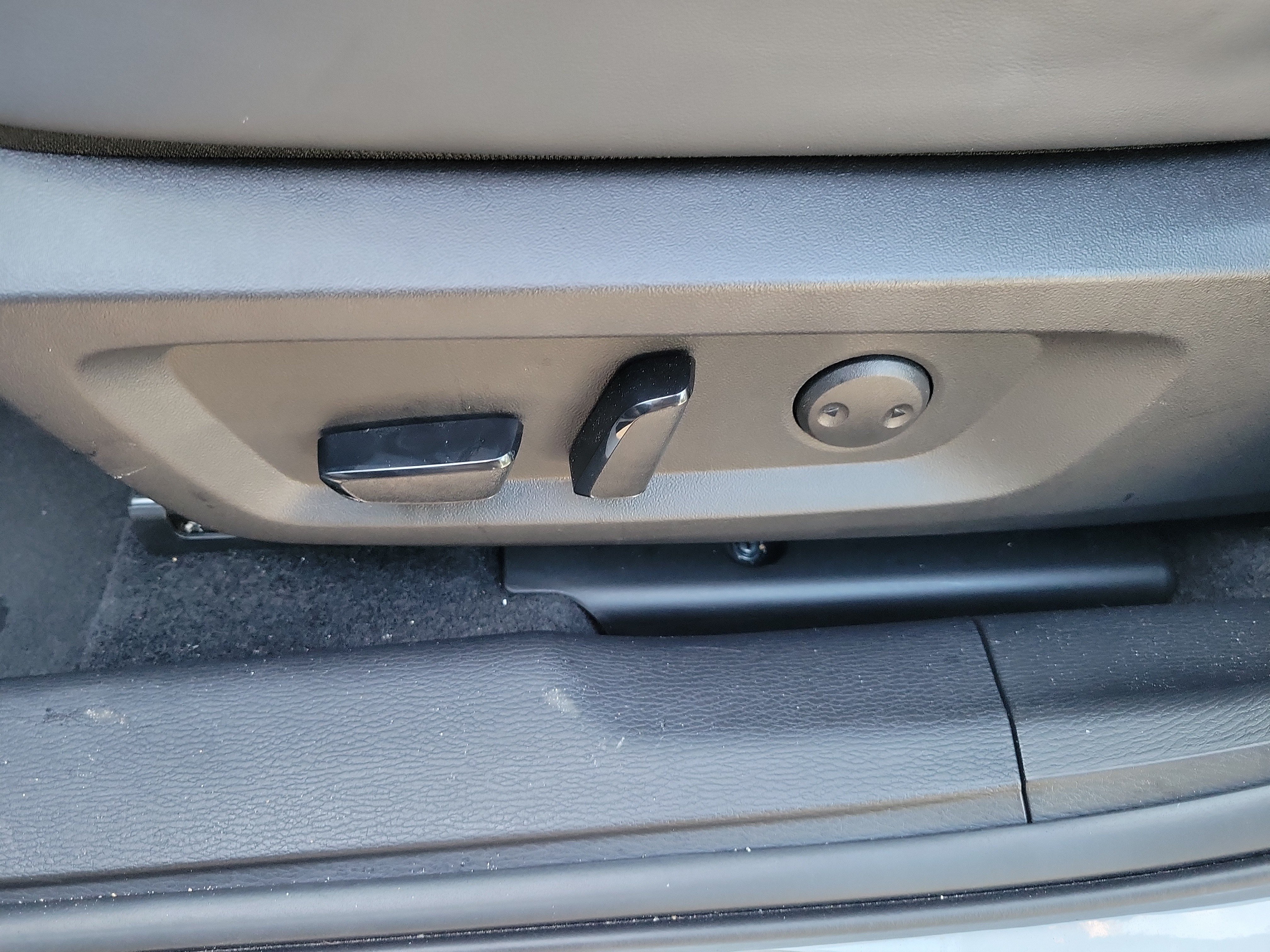 Used 2025 Mitsubishi Outlander SE FWD image 25