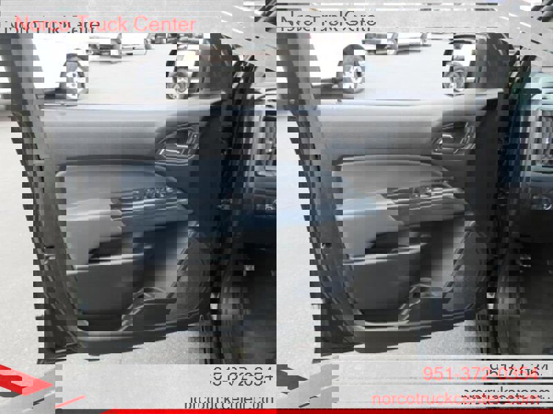 Used 2016 Chevrolet Colorado Z71 w/ Z71 Midnight Edition image 9