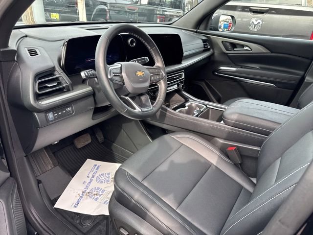 Used 2025 Chevrolet Traverse LT w/ Driver Confidence Package image 6