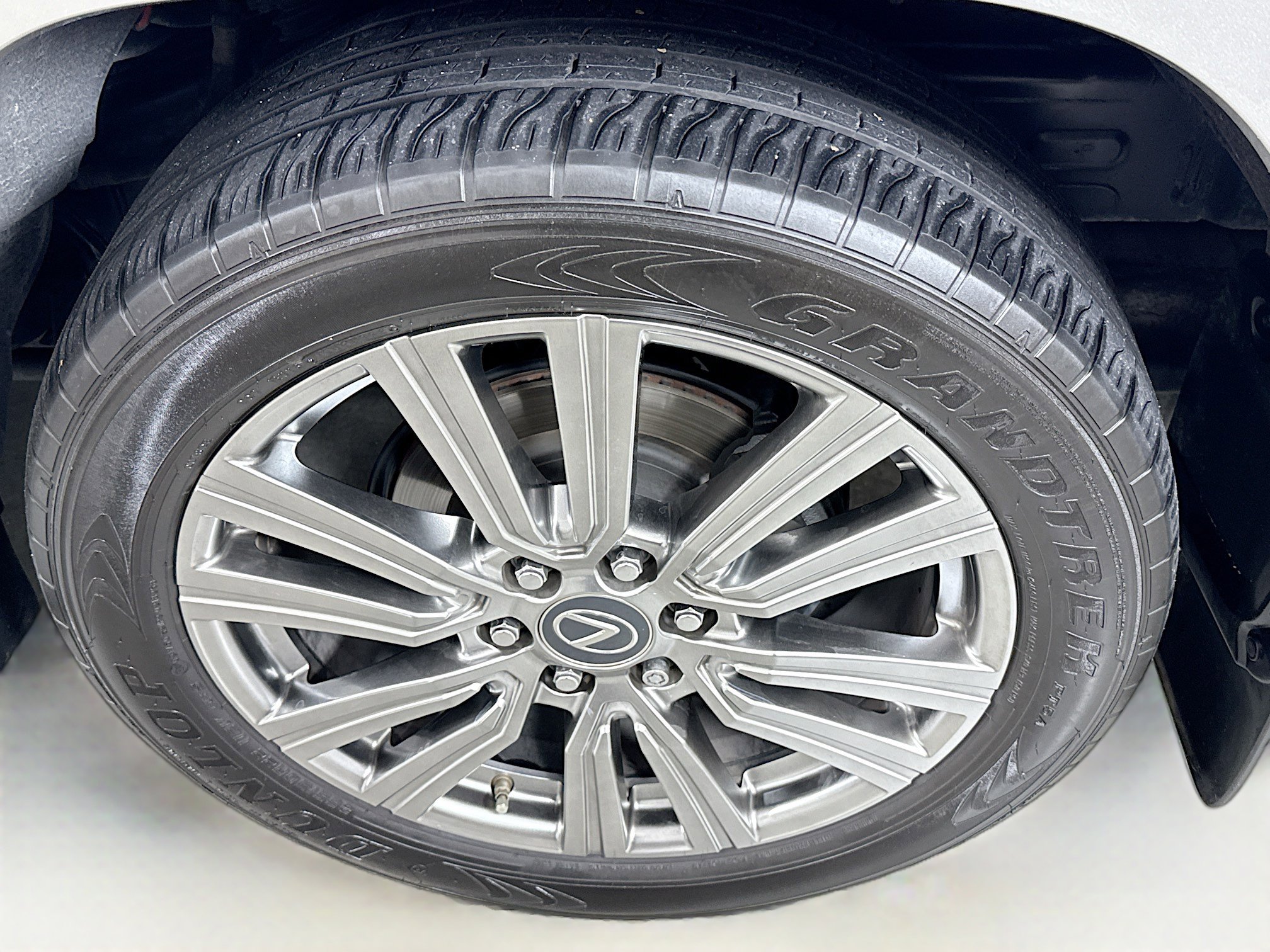 Used 2023 Lexus LX 600 4WD w/ Accessory Package (Z1) image 32