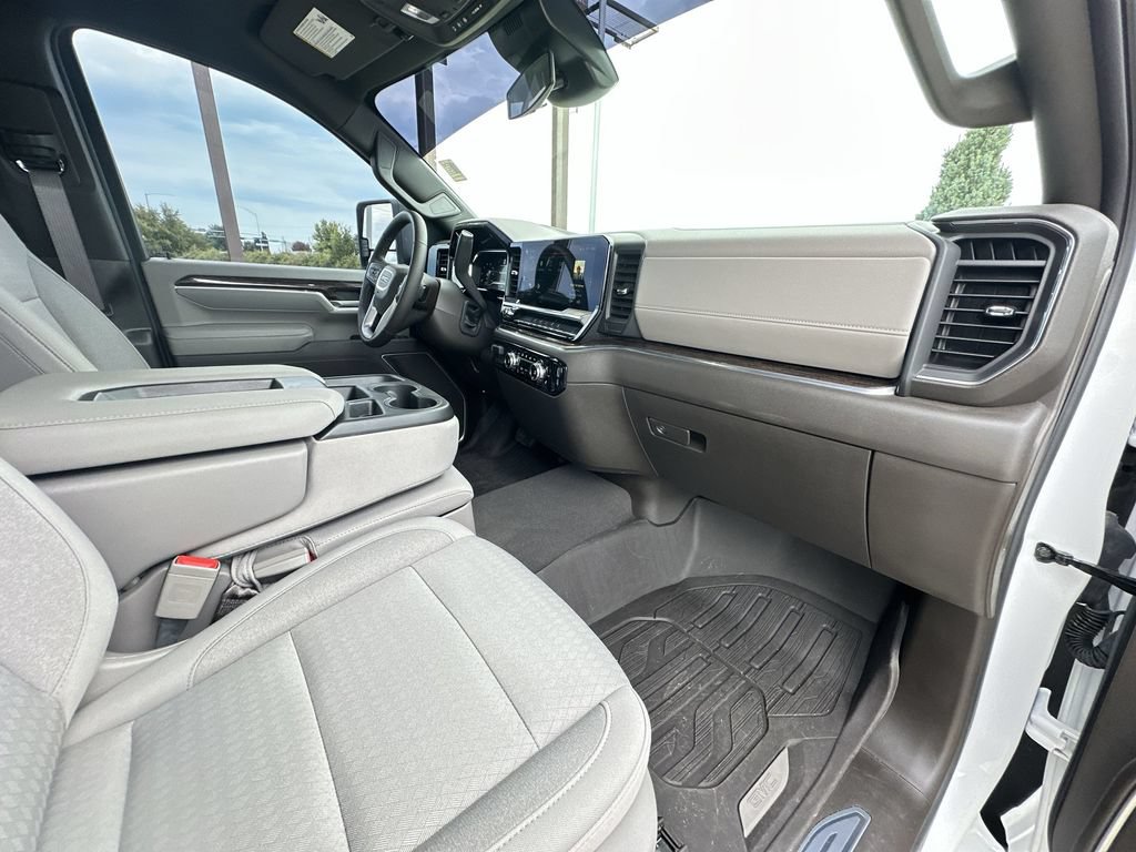 Used 2025 GMC Sierra 2500 SLE w/ SLE Value Package; AWD/4WD image 28