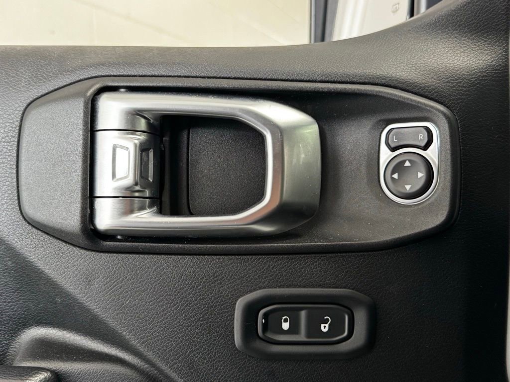 Used 2018 Jeep Wrangler Unlimited Rubicon image 11