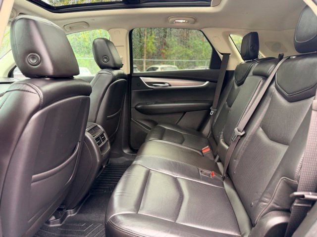 Used 2017 Cadillac XT5 Luxury w/ Driver Awareness Package AWD/4WD image 25