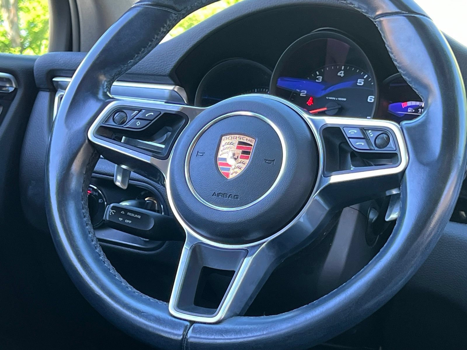 Used 2018 Porsche Macan AWD/4WD image 33