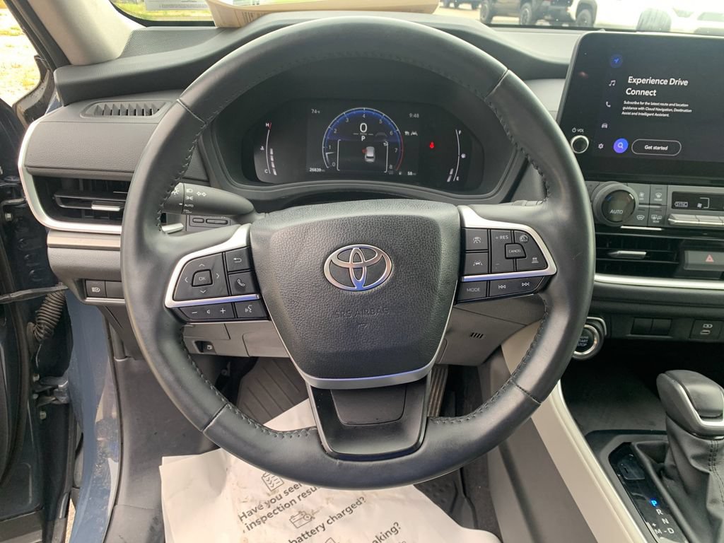 Used 2024 Toyota Grand Highlander AWD image 27