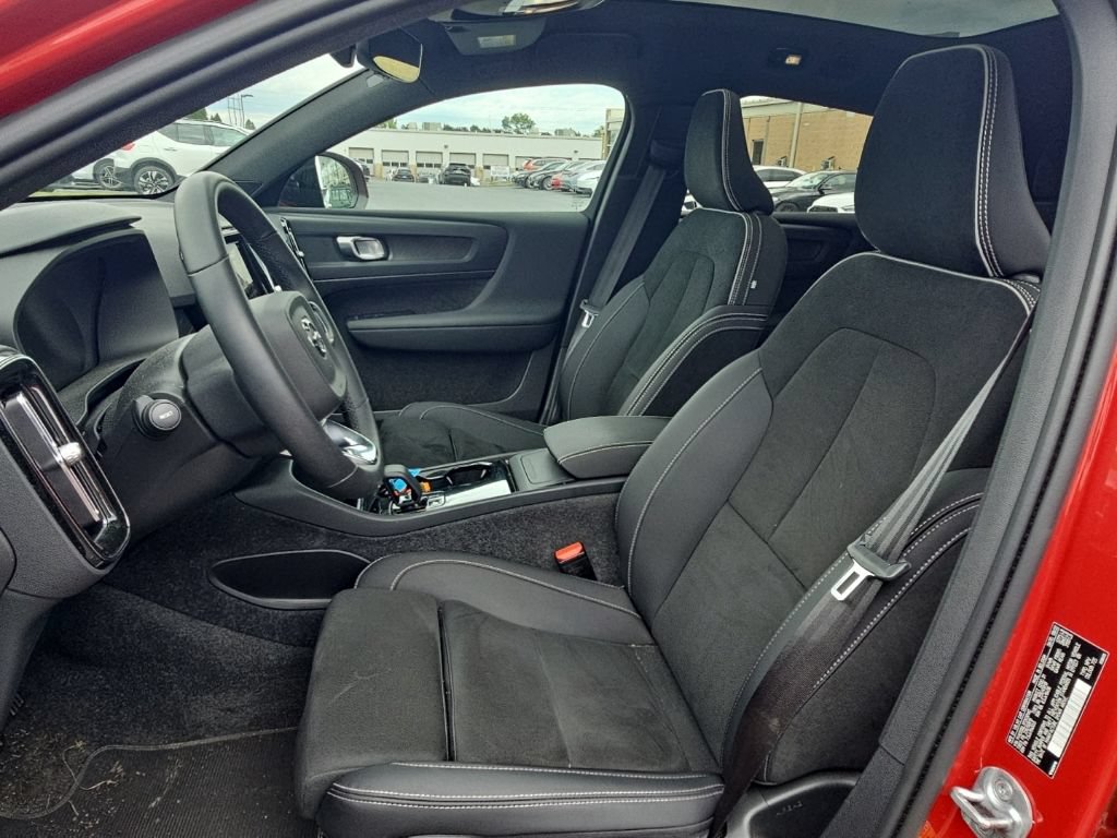 Used 2023 Volvo C40 P8 Recharge Plus AWD/4WD image 3