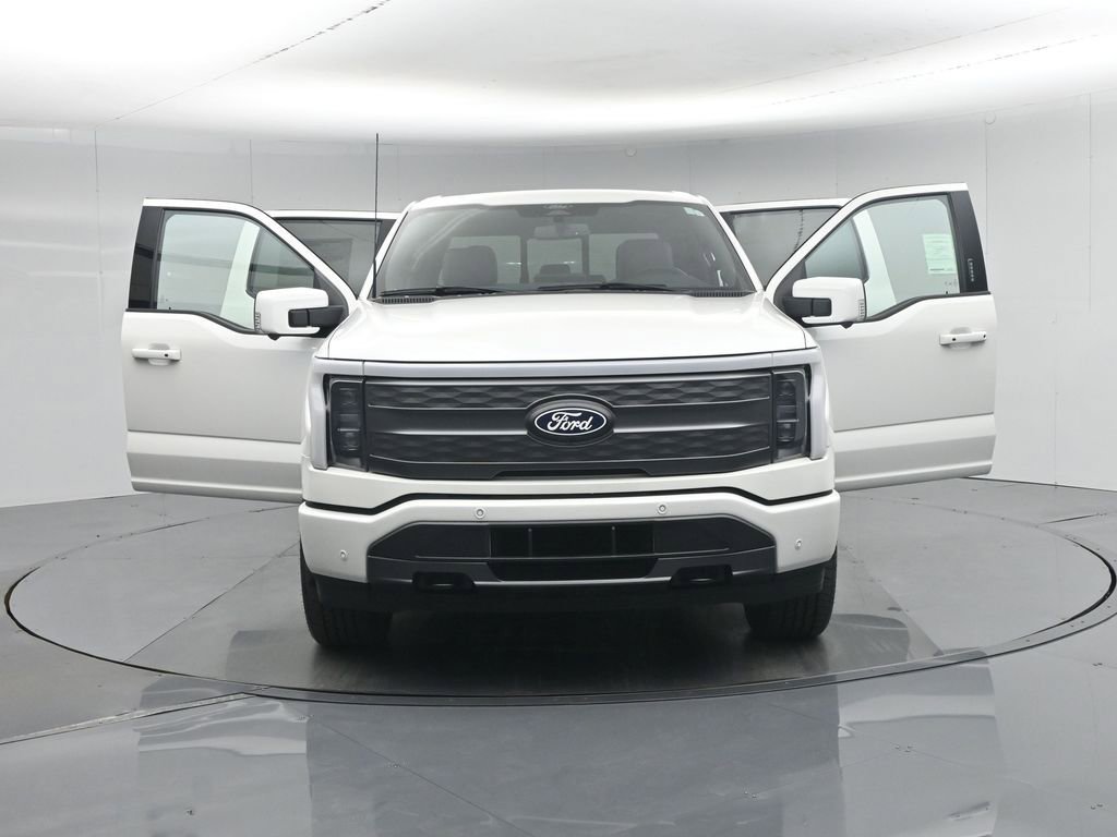 New 2025 Ford F150 Lightning Lariat w/ Max Trailer Tow Package image 30