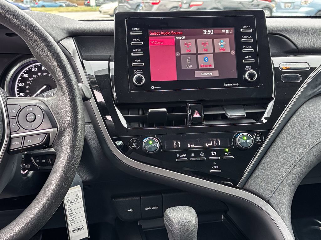 Used 2022 Toyota Camry LE image 19