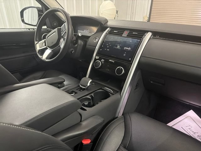 Used 2024 Land Rover Discovery S AWD/4WD image 20