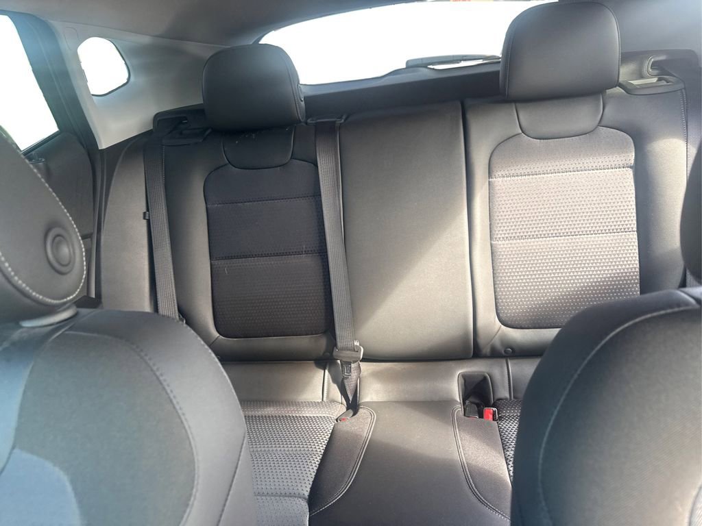 Used 2024 Chevrolet Trax LT w/ Sunroof Package FWD image 10