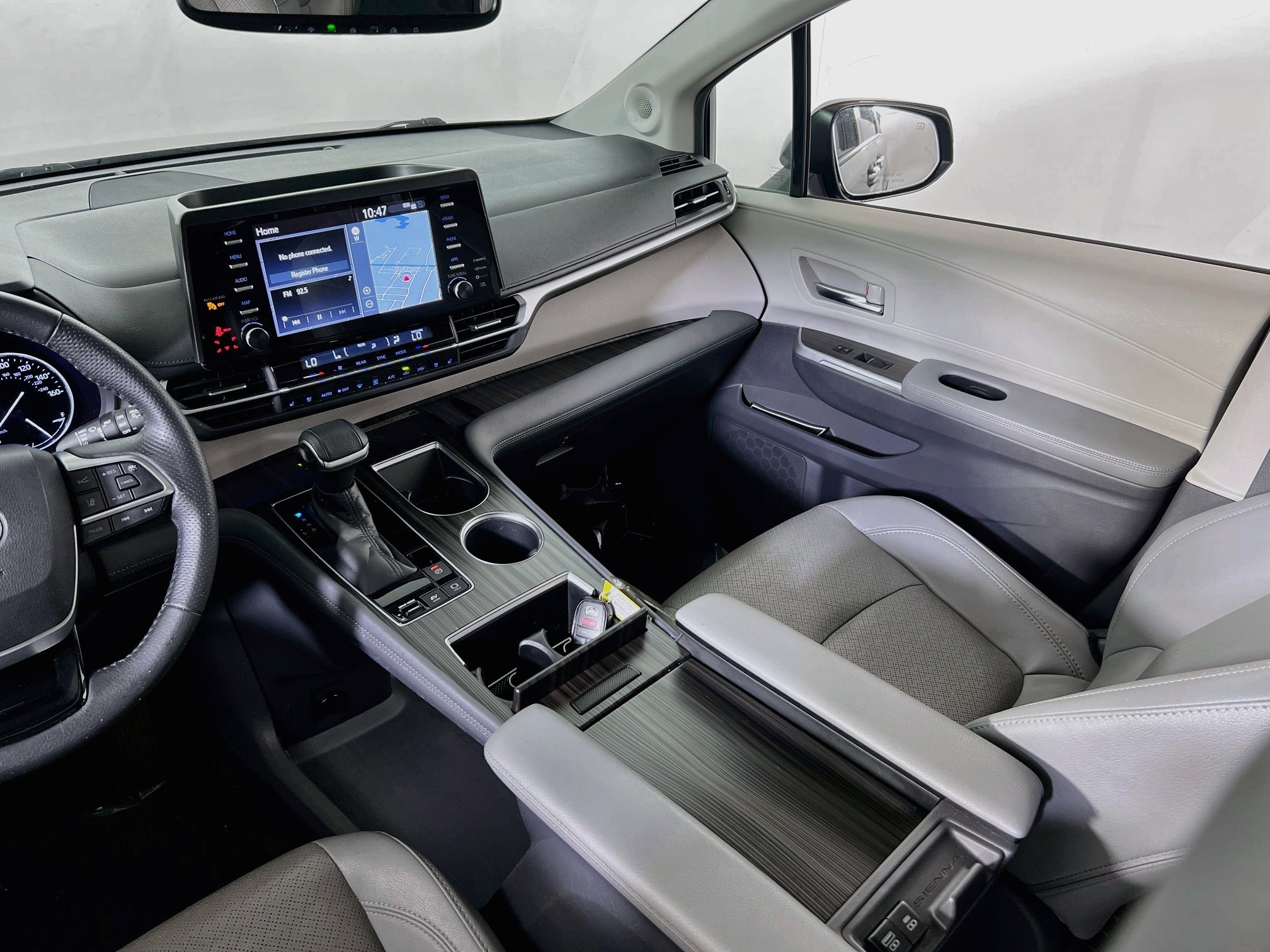 Used 2021 Toyota Sienna Limited AWD/4WD image 23
