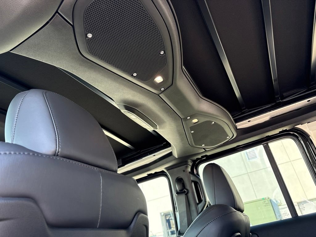 New 2027 Jeep Wrangler Unlimited Rubicon AWD/4WD image 18