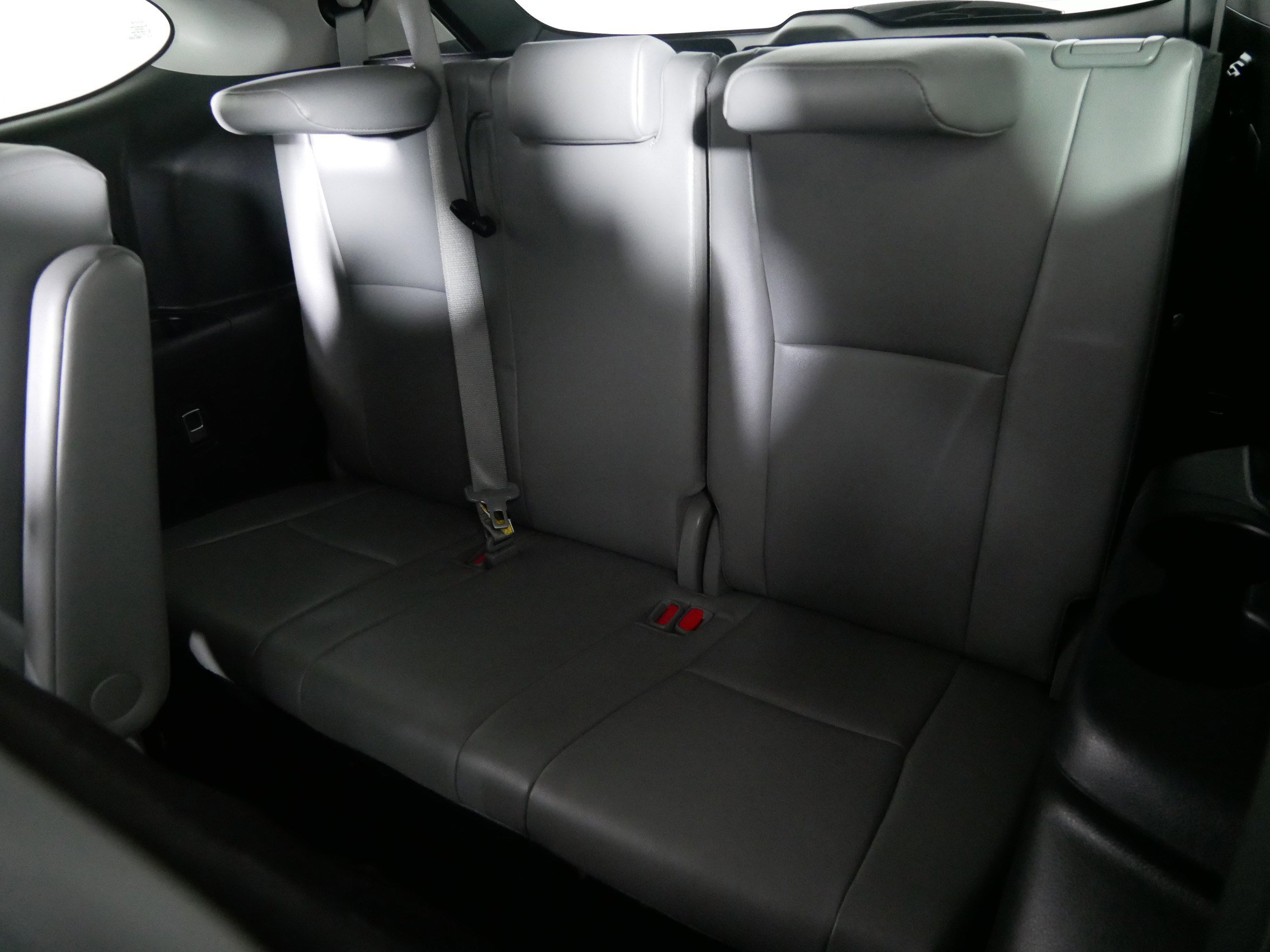 Used 2021 Toyota Highlander XLE AWD/4WD image 33
