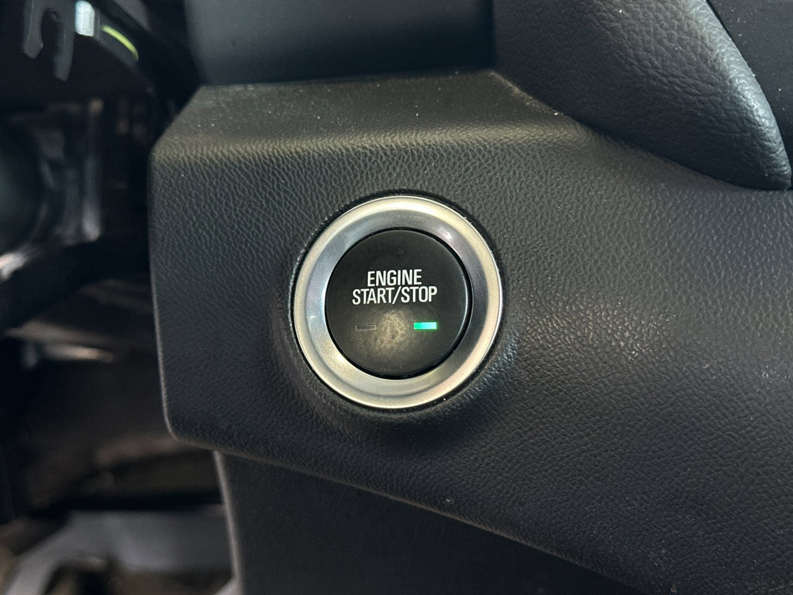 Used 2024 GMC Terrain SLT image 20