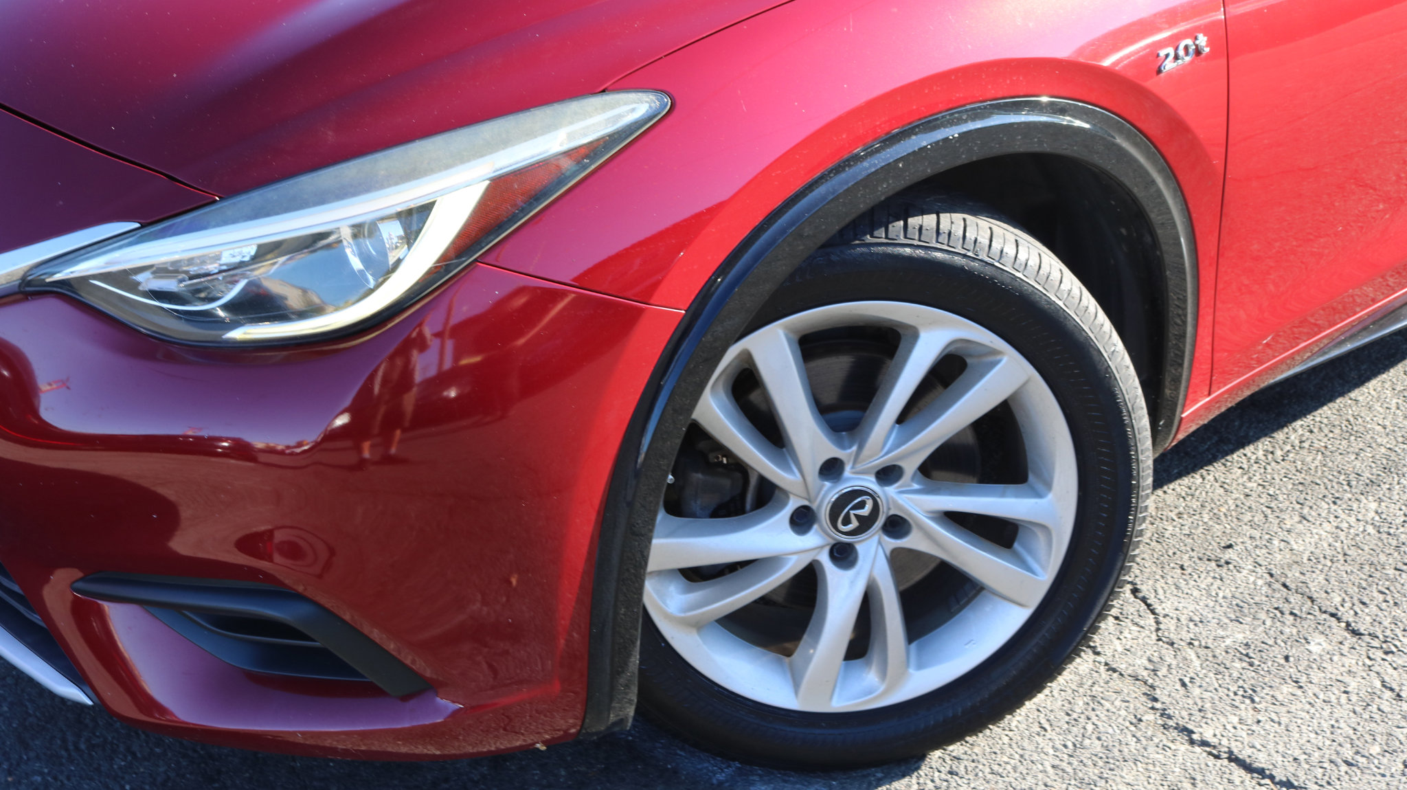 Used 2019 INFINITI QX30 image 4