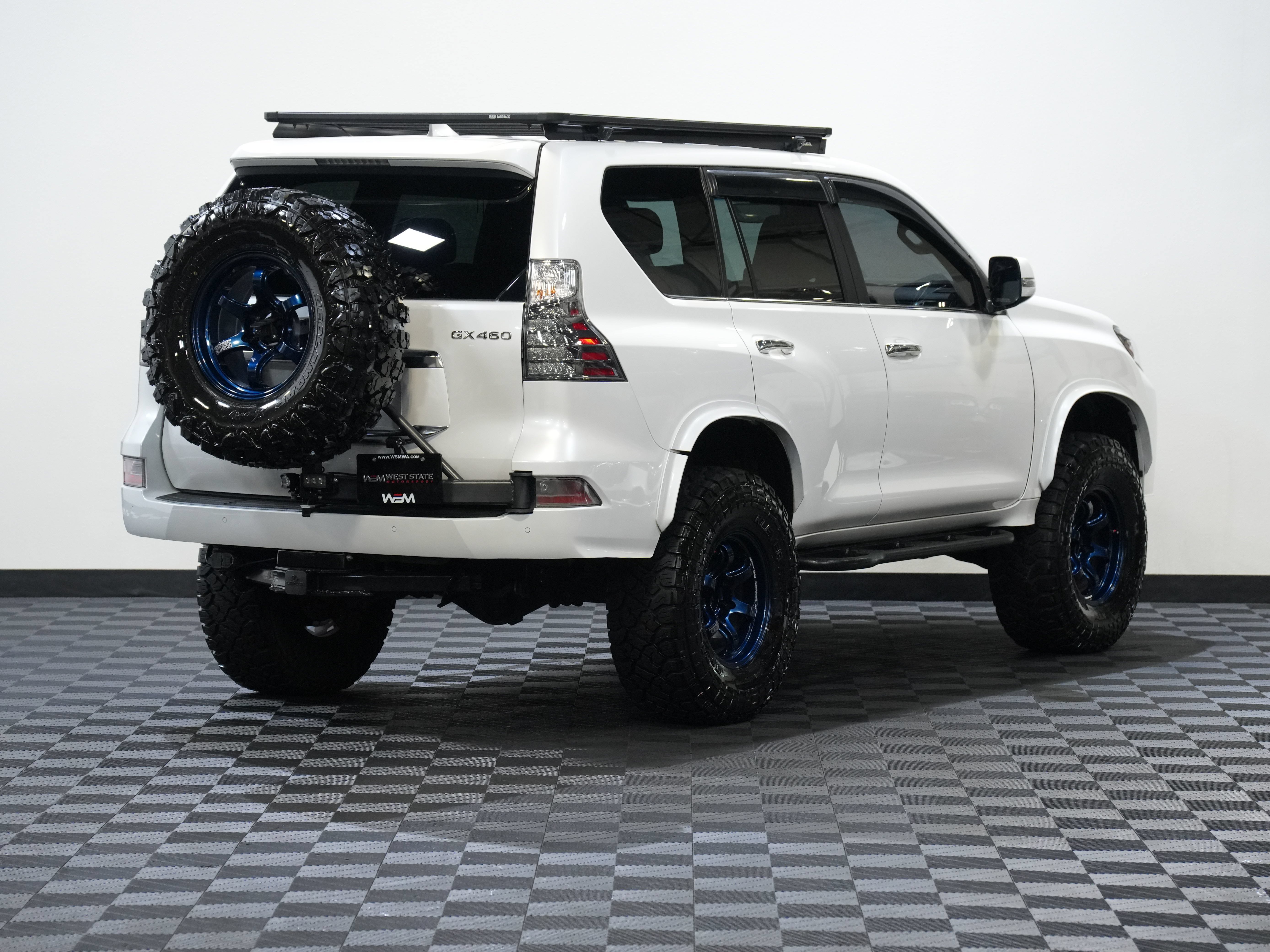 Used 2023 Lexus GX 460 Premium w/ Premium Package AWD/4WD image 6