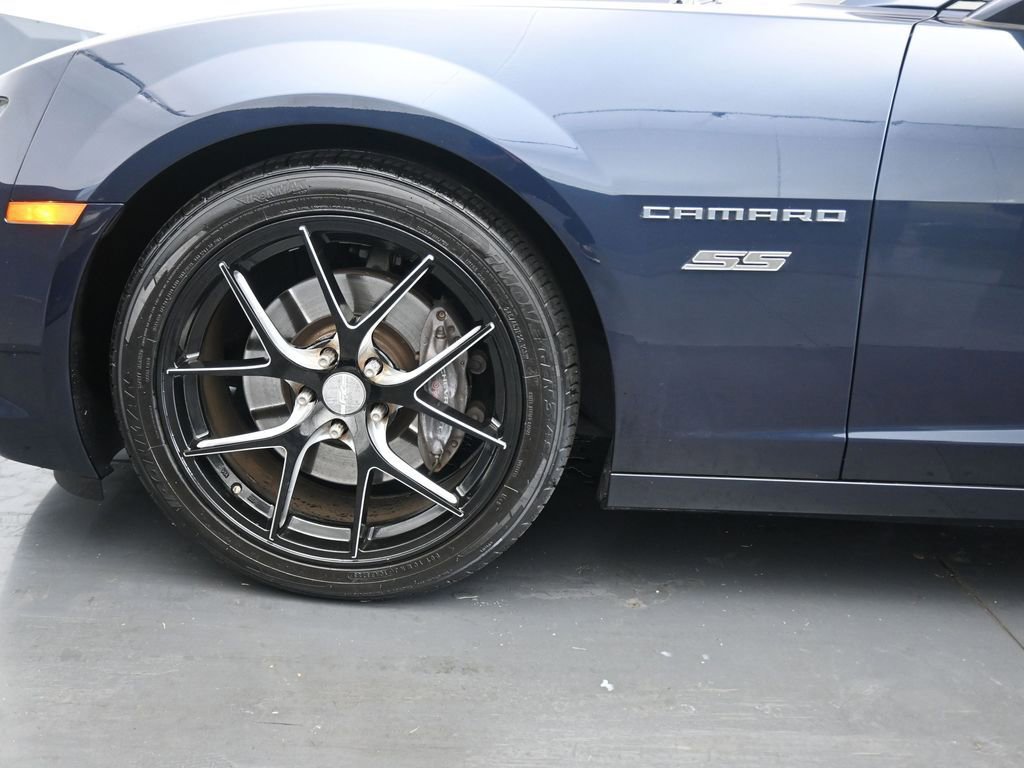 Used 2015 Chevrolet Camaro SS w/ Rear Vision Package image 40