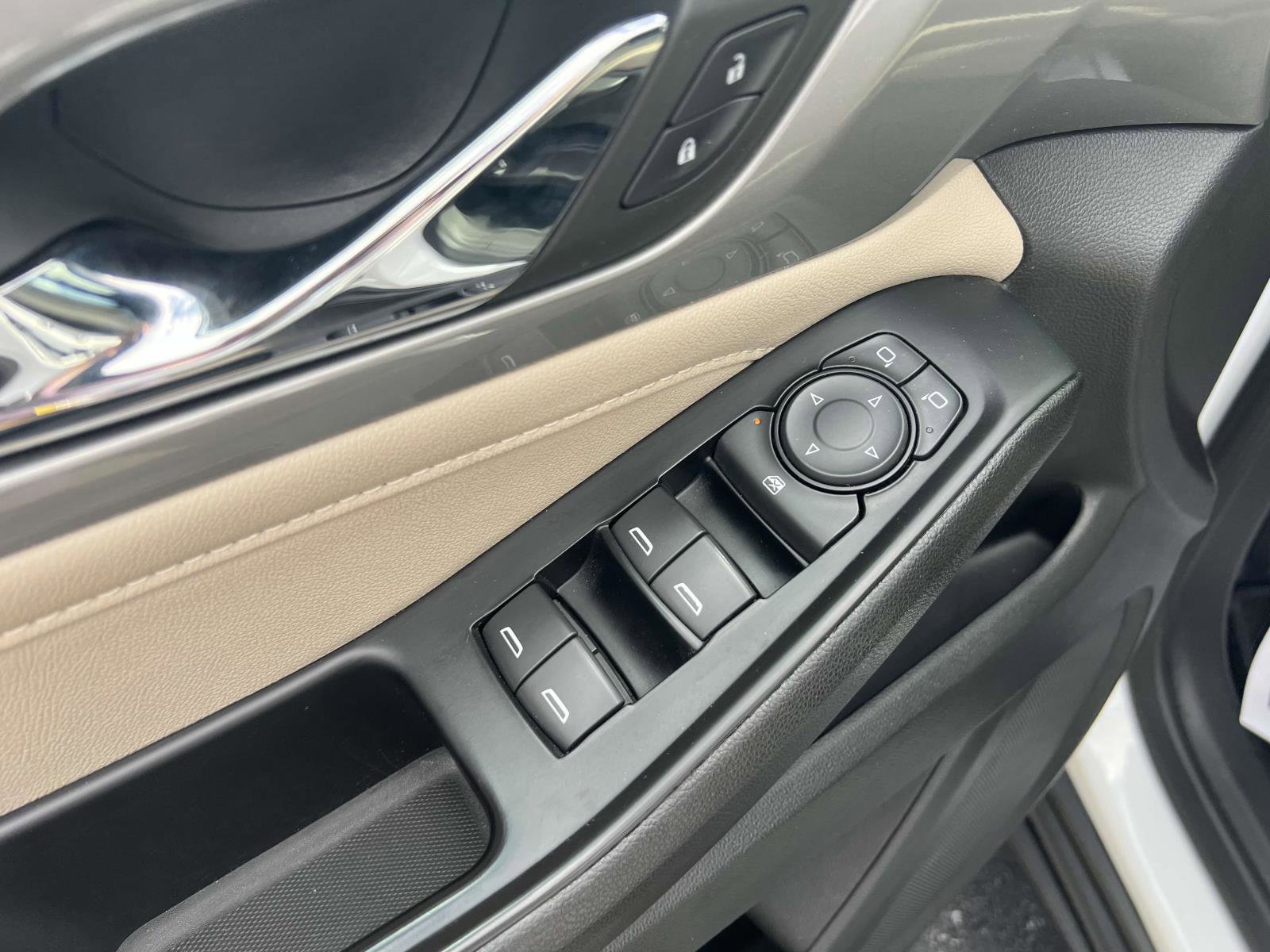 Used 2023 Chevrolet Traverse LS image 18