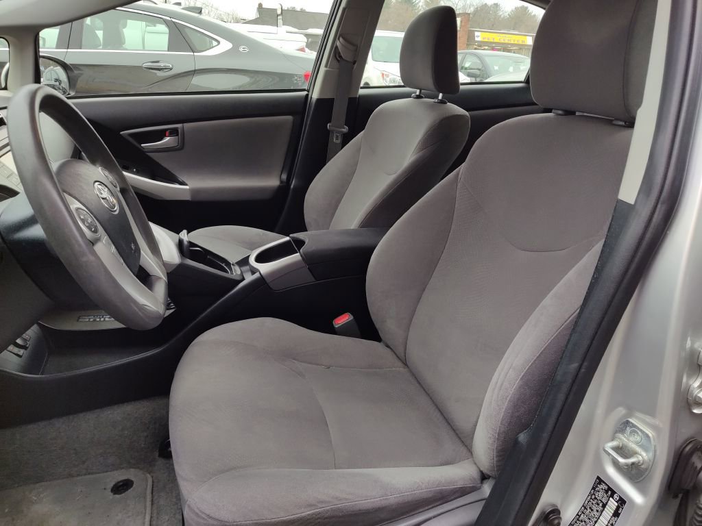 Used 2014 Toyota Prius Prime Plug-In Hybrid image 9