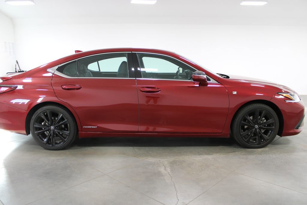 Used 2022 Lexus ES 300h F Sport image 11