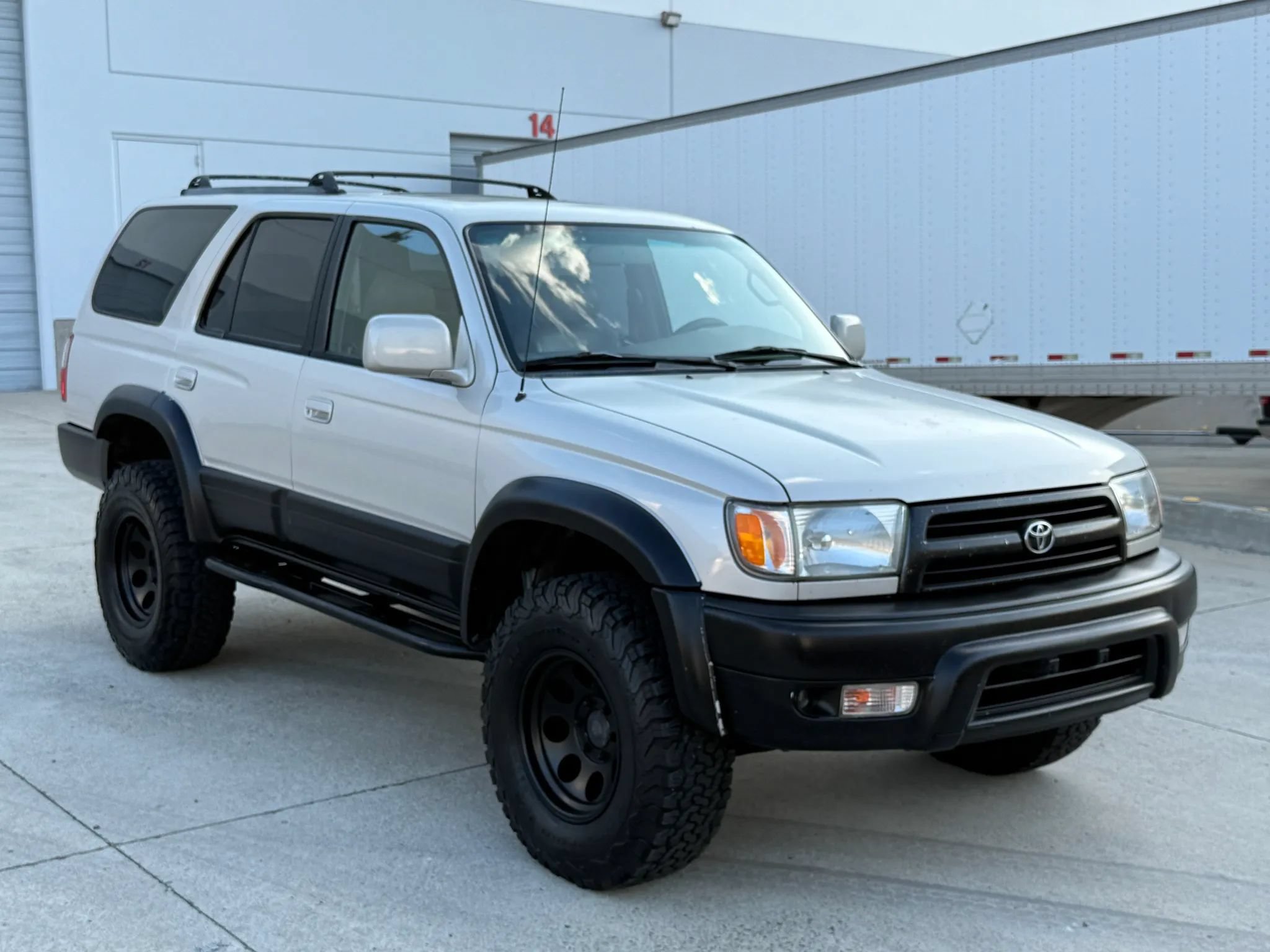 Used 1999 Toyota 4Runner Limited AWD/4WD image 3