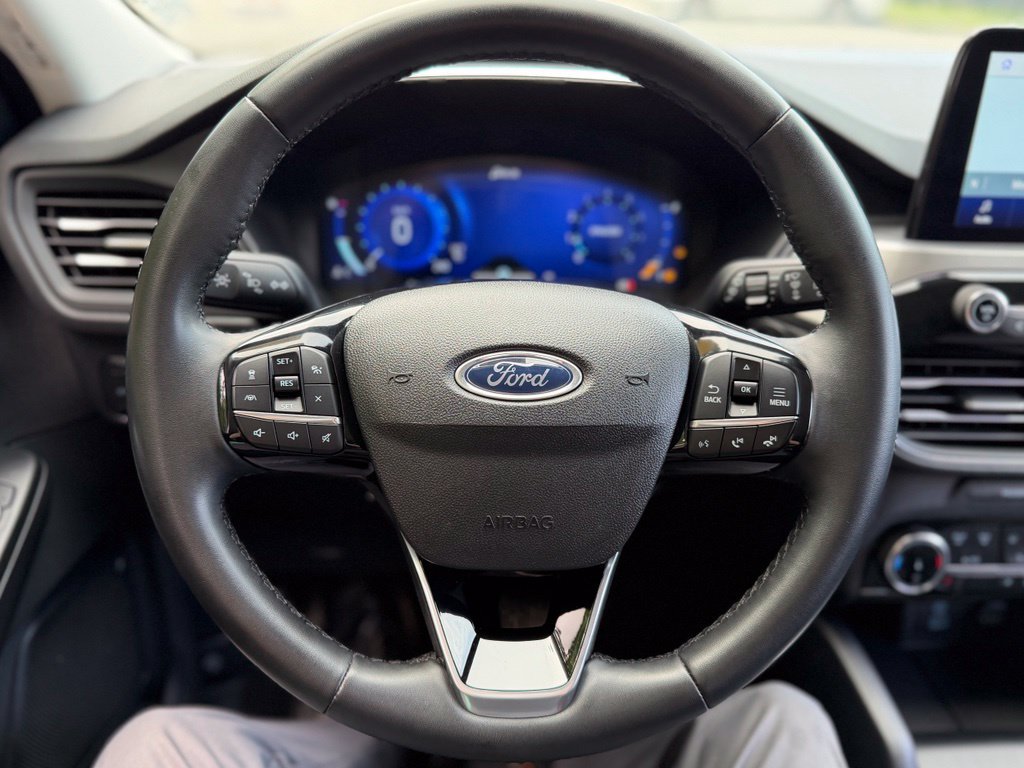 Used 2022 Ford Escape Titanium AWD/4WD image 8
