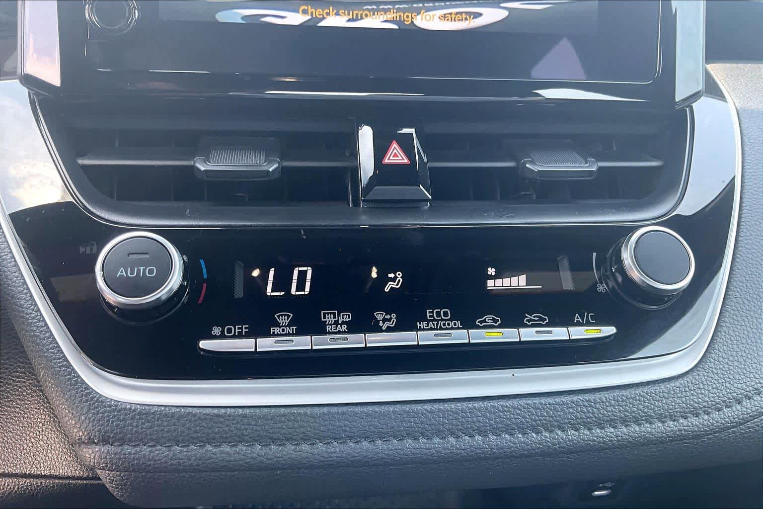 Used 2025 Toyota Corolla SE FWD image 33
