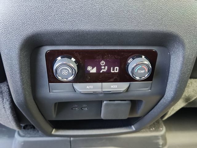 New 2026 Chevrolet Traverse Z71 w/ Enhanced Driving Package AWD/4WD image 17