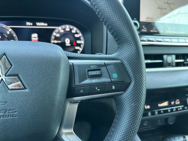 Used 2023 Mitsubishi Outlander SE AWD/4WD image 23