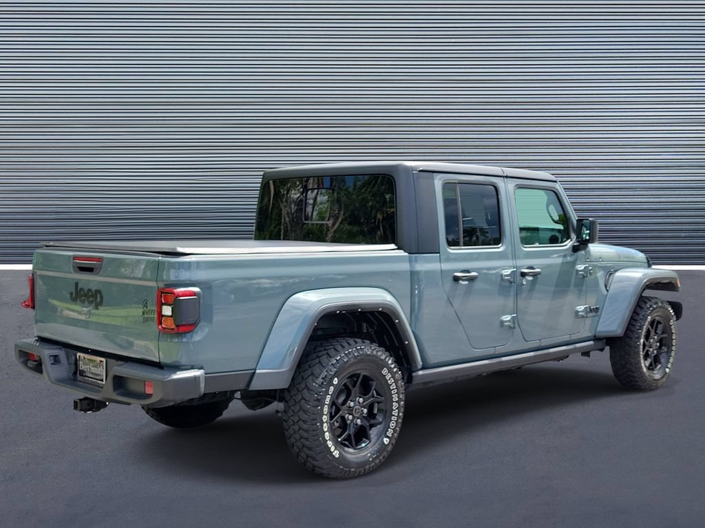 Used 2024 Jeep Gladiator Sport AWD/4WD image 3